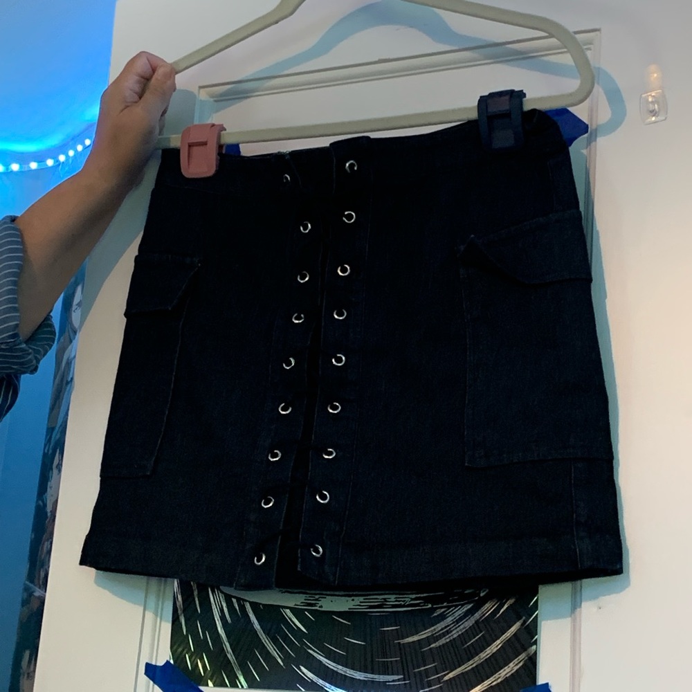 black tie - up skirt